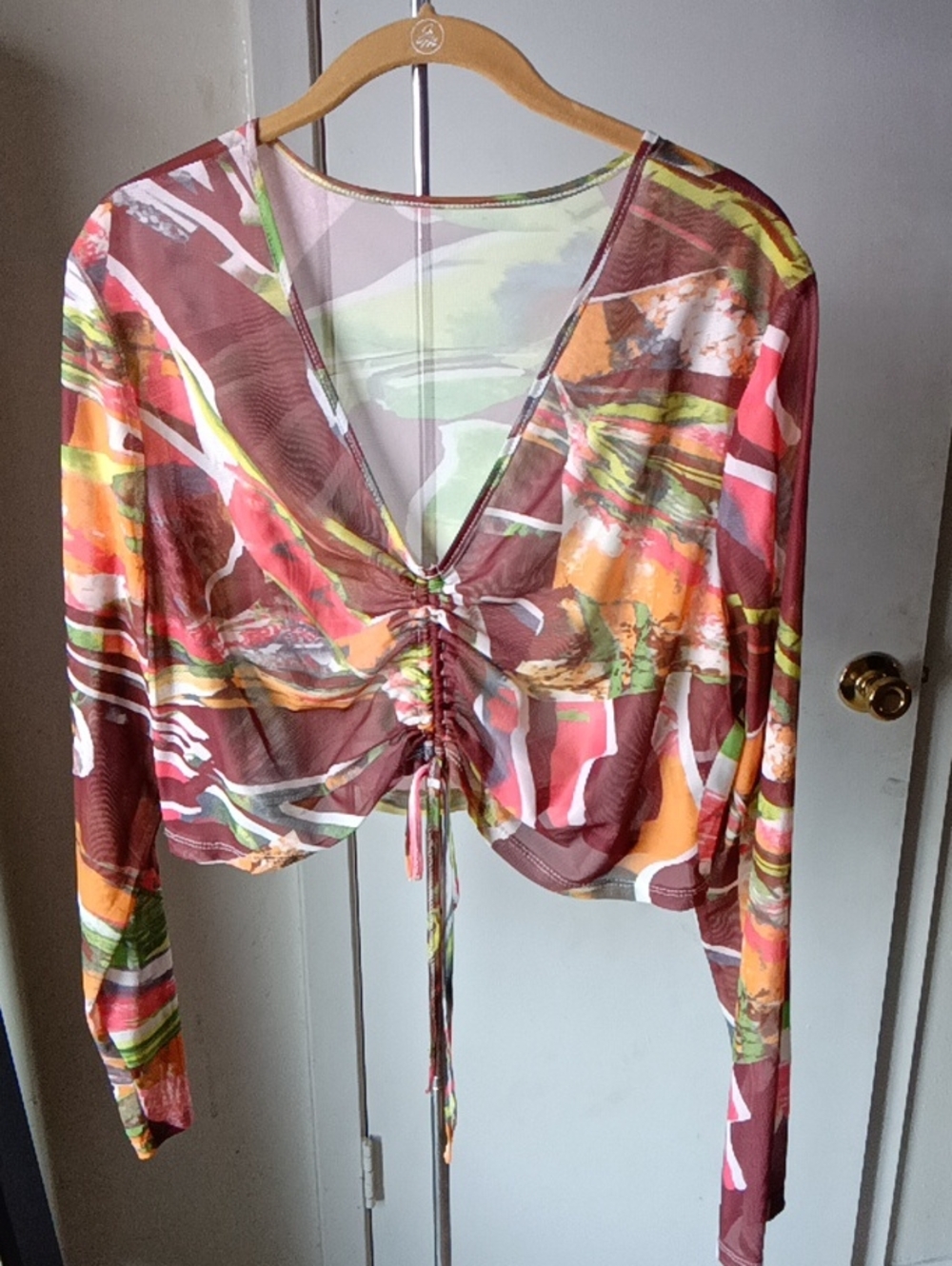SHEIN Multicolor Abstract Ruched V-Neck Crop Top